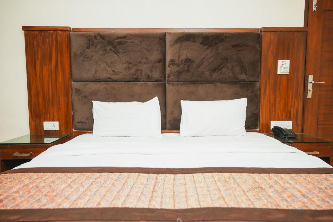 Hotel High 5 Land Δελχί Εξωτερικό φωτογραφία